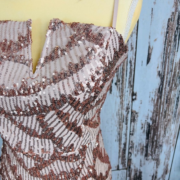 Macy’s Emeril Sundae Juniors' V-Wire Sequined Bodycon prom Dress size L - Picture 8 of 16